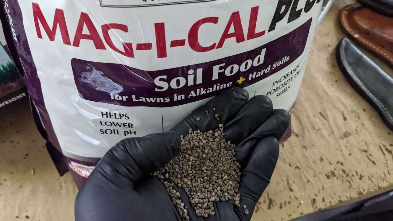 MAG-I-CAL PLUS Soil Food for Lawns in Alkaline & Hard Soil by Jonathan Green